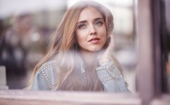 美女裸身无内衣图片全部露出